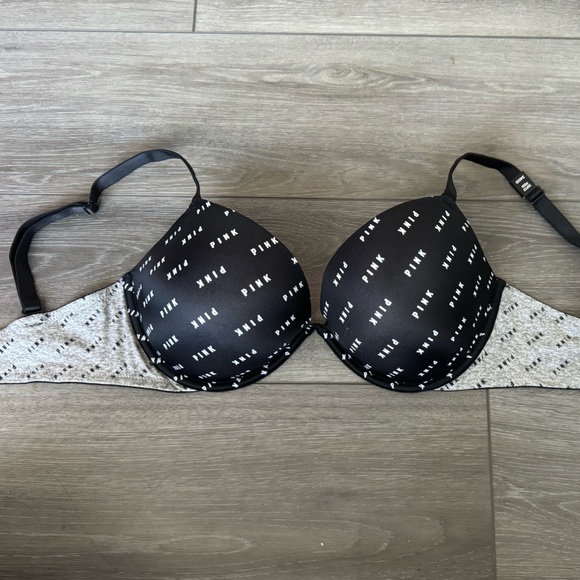 PINK VICTORIA SECRET BRAND NEW BLACK, WHITE, AND GREY PUSH UP BRA SIZE 34DD - Picture 1 of 4